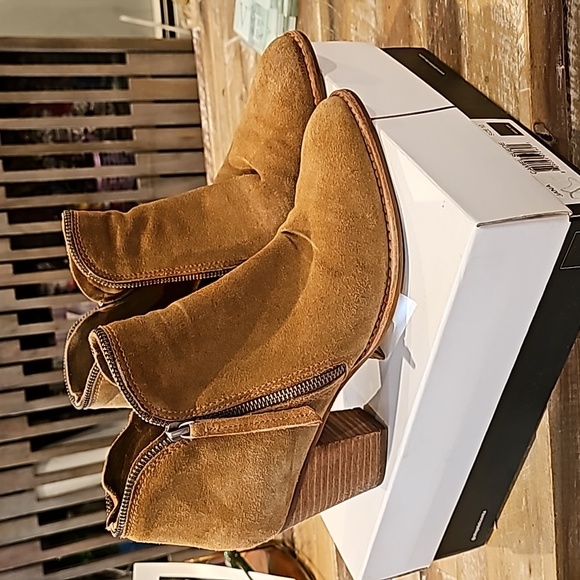 Booties - Picture 4 of 4